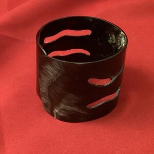 Horn (?) bracelet